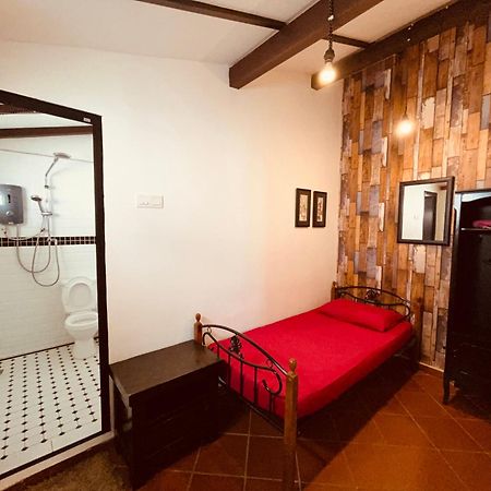 New Great Shanghai Female Hostel Джорджтаун Экстерьер фото