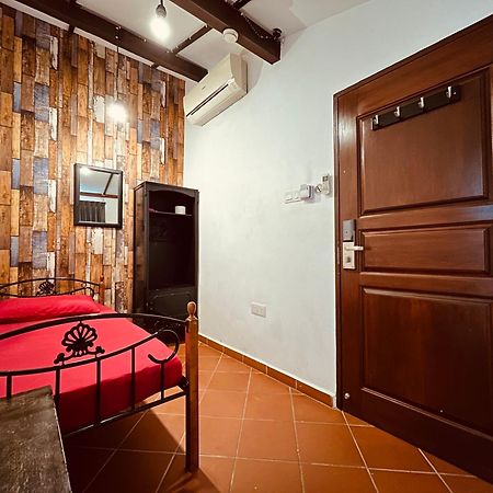 New Great Shanghai Female Hostel Джорджтаун Экстерьер фото