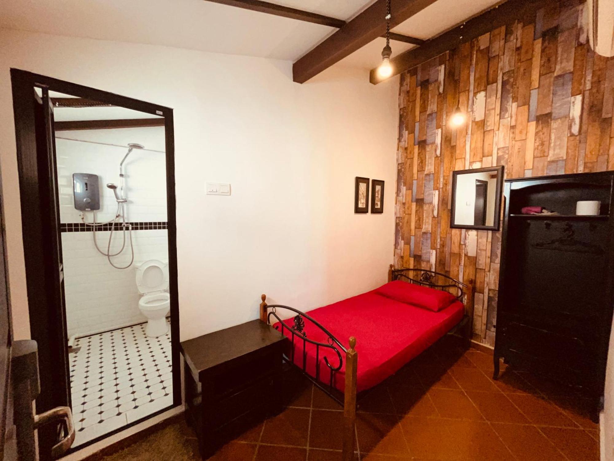 New Great Shanghai Female Hostel Джорджтаун Экстерьер фото
