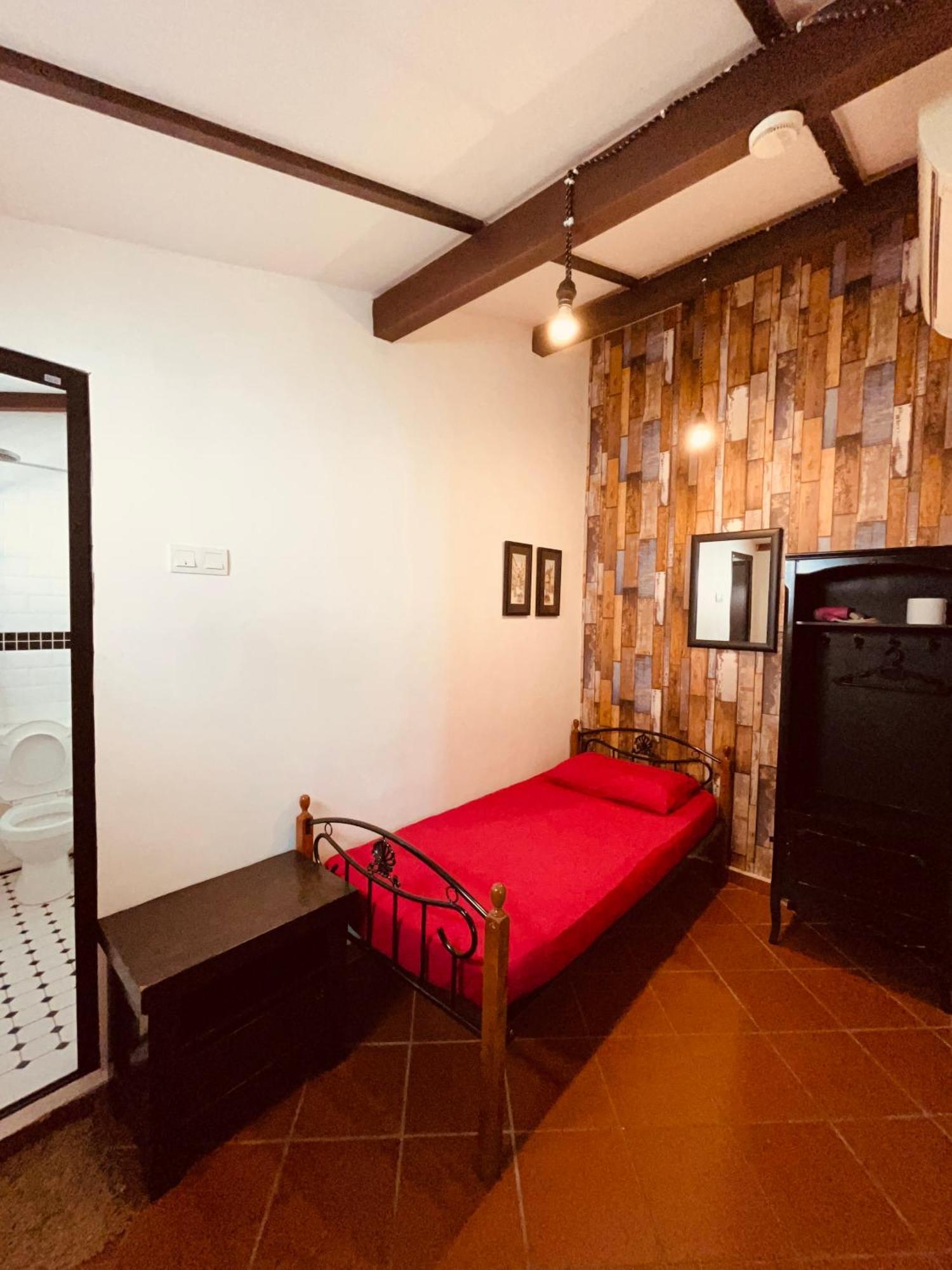 New Great Shanghai Female Hostel Джорджтаун Экстерьер фото