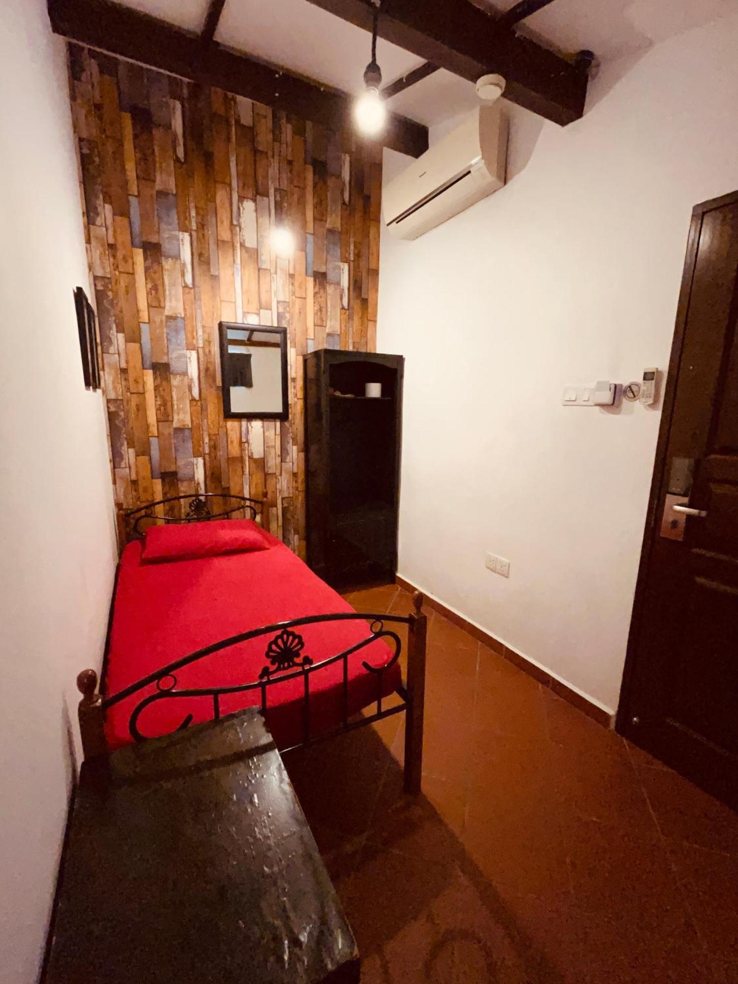 New Great Shanghai Female Hostel Джорджтаун Экстерьер фото
